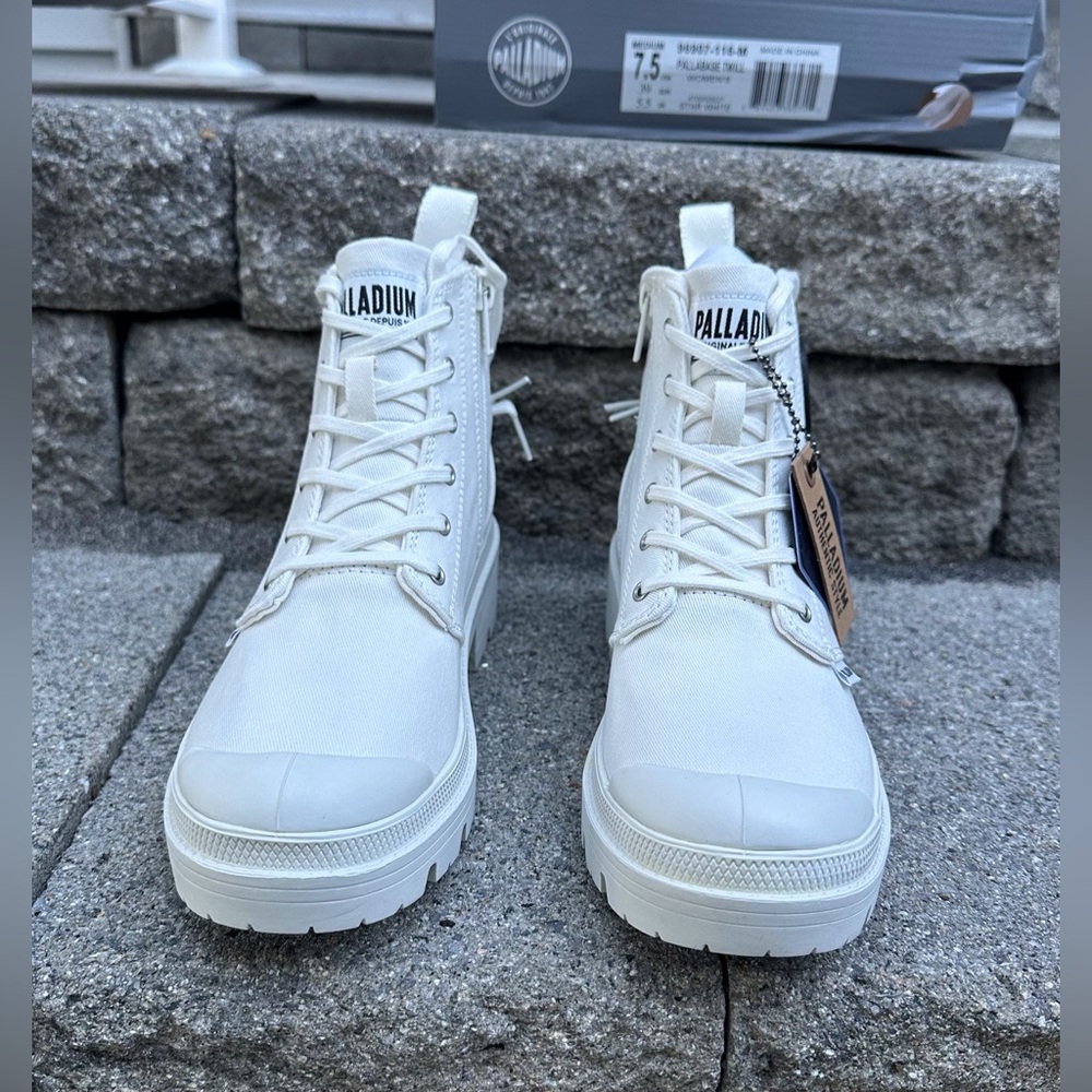 New in Box Palladium Women's White Pallabase Twill Size 7.5 Combat Boots - Picture 6 of 14